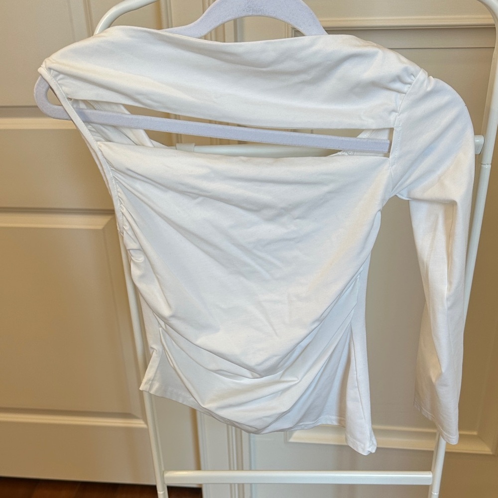 Superdown One Shoulder White Long Sleeve Blouse
